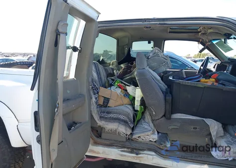 1997 Chevrolet K1500 Sportside z USA, uszkodzony, nr VIN 2GCEK19M1V1151579